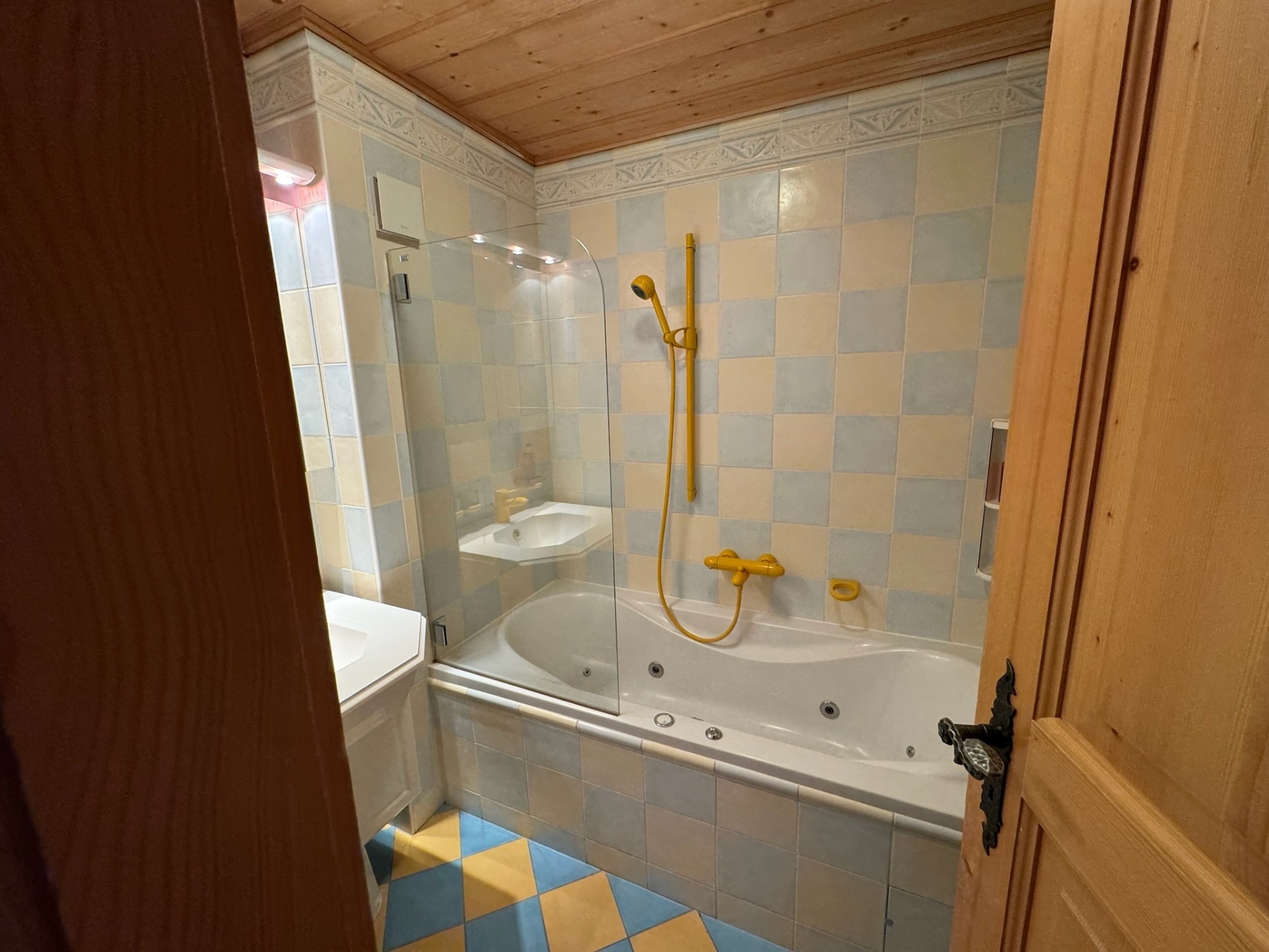 Salle d'eau — douche — Avant
